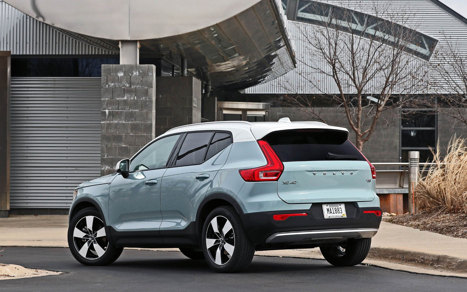 Comparison Audi Q3 Quattro 2019 vs Volvo XC40 T5 2019 SUV Drive